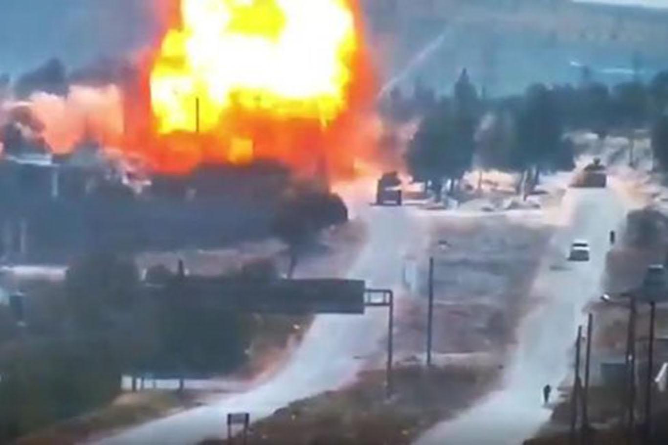M4 karayolunda Rus araçlarının geçişi sırasında bombalı saldırı